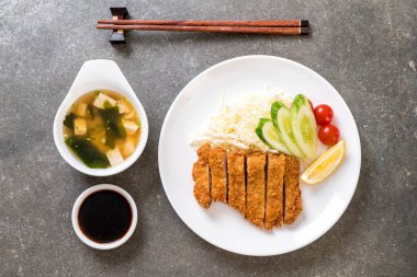 Japon kızartılmış domuz pirzolası (tonkatsu seti) - Japon yemek tarzı