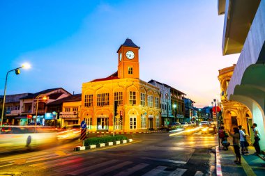 Phuket, Tayland, 18 Nisan 2018: Çin Portekiz tarzı eski binalar ile eski şehir Phuket Tayland Phuket çok ünlü bir turistik yer.