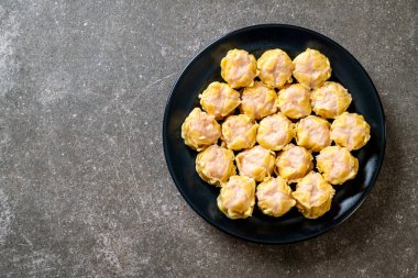 Karides Çince buğulanmış Dumpling sos ile