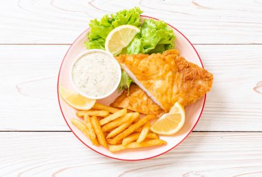 Balık ve cips - sağlıksız gıda