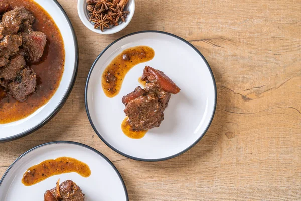 herb - Phuket Tayland geleneksel gıda tarzı ile domuz eti güveç