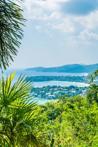 Tropikal plaj manzarası, Karon view Phuket, Tayland - tatil tatil kavramı üzerine gelin
