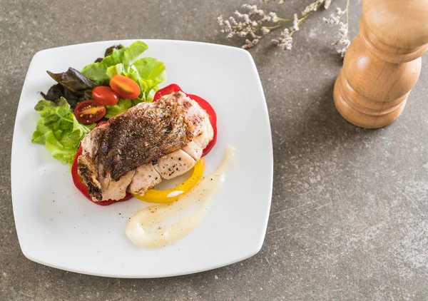 balığı biftek vagetable ile balık