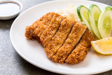 Japon kızartılmış domuz pirzolası (tonkatsu seti) - Japon yemek tarzı