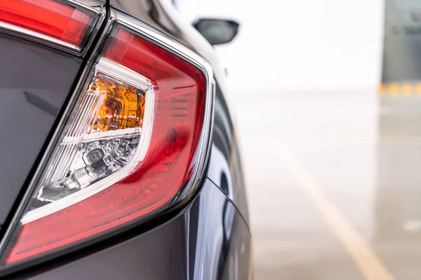 Modern bir araba arka ışık