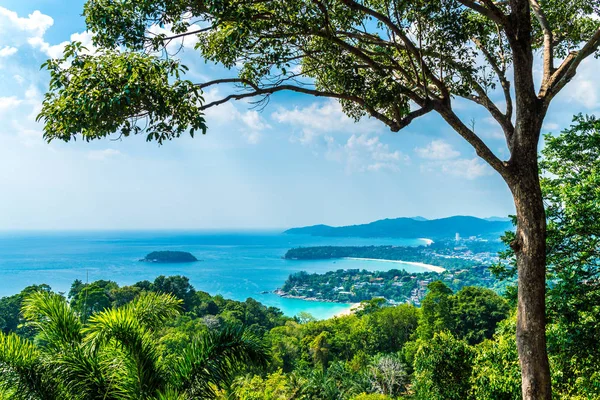 Tropikal plaj manzarası, Karon view Phuket, Tayland - tatil tatil kavramı üzerine gelin