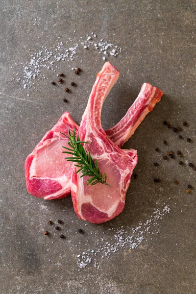 Costeleta Porco Fresca Crua Com Ingrediente — Fotografia de Stock