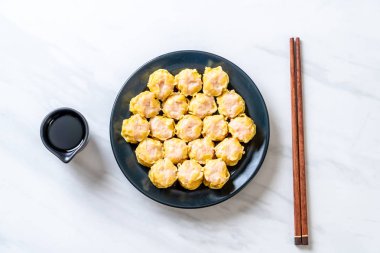 Karides Çince buğulanmış Dumpling sos ile