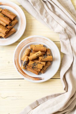 Taylandlı çıtır Hindistan cevizi roll - Tay tatlı snack