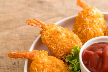 Derin kızarmış karides soslu