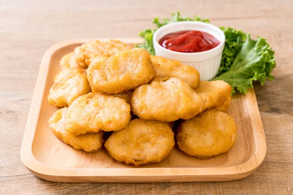 Soslu tavuk nugget, sağlıksız yemek.
