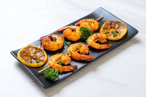 Brochettes Crevettes Tigrées Grillées Citron Style Fruits Mer — Photo