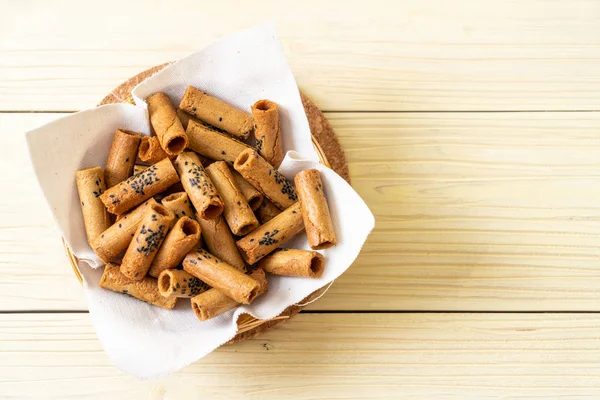 Taylandlı çıtır Hindistan cevizi roll - Tay tatlı snack