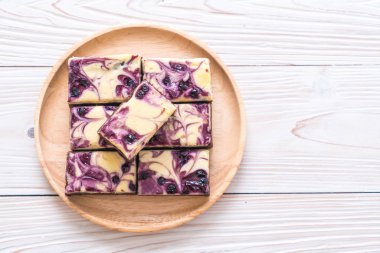 yaban mersini peynir Kek pasta plaka üzerinde