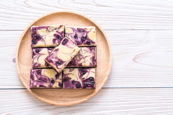 yaban mersini peynir Kek pasta plaka üzerinde