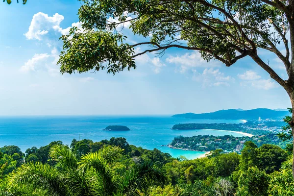 Tropikal plaj manzarası, Karon view Phuket, Tayland - tatil tatil kavramı üzerine gelin