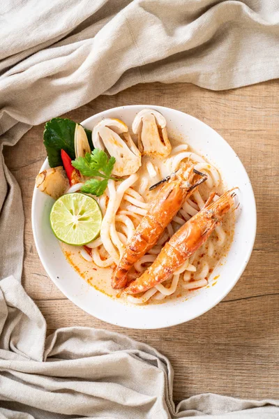 Spicy Shrimps Udon Ramen Noodle Tom Yum Goong Japanese Fusion — Stock Photo, Image