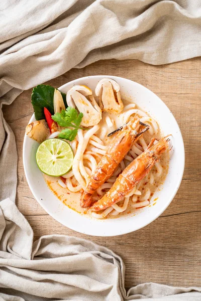 Camarones Picantes Udon Ramen Noodle Tom Yum Goong Estilo Comida — Foto de Stock