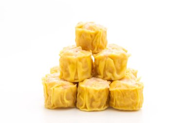 Karides Çince buğulanmış beyaz arka plan üzerinde izole hamur tatlısı