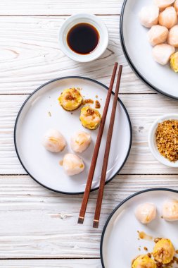 Çin karides pişmiş hamur tatlısı - Asya gıda tarzı