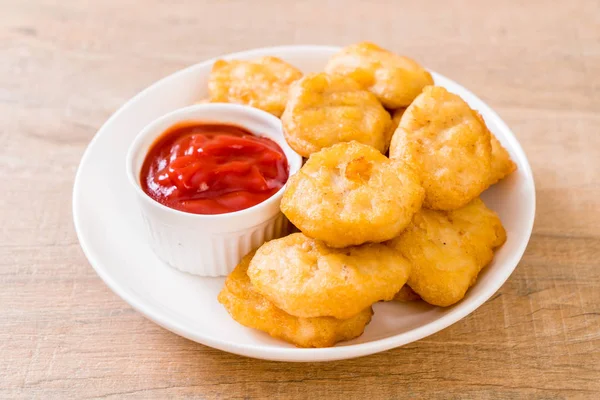 Soslu tavuk nugget, sağlıksız yemek.