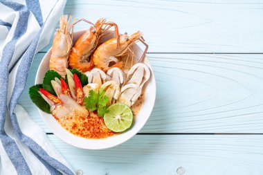 Baharatlı karides çorbası (Tom Yum Goong) - Tay geleneksel gıda