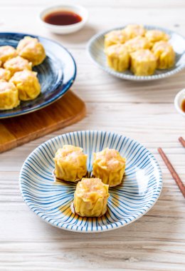 Karides Çince buğulanmış Dumpling sos ile