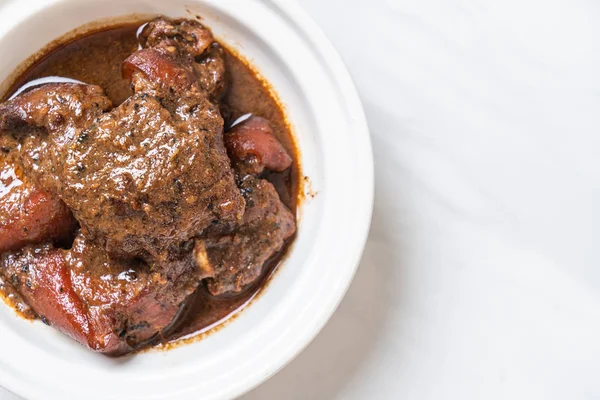 herb - Phuket Tayland geleneksel gıda tarzı ile domuz eti güveç