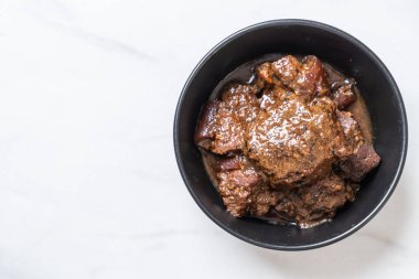 herb - Phuket Tayland geleneksel gıda tarzı ile domuz eti güveç