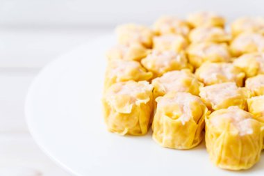 Karides Çince buğulanmış Dumpling sos ile