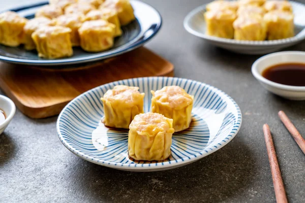 Karides Çince buğulanmış Dumpling sos ile