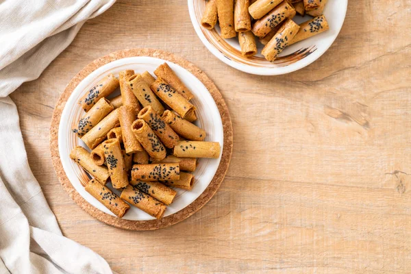 Taylandlı çıtır Hindistan cevizi roll - Tay tatlı snack