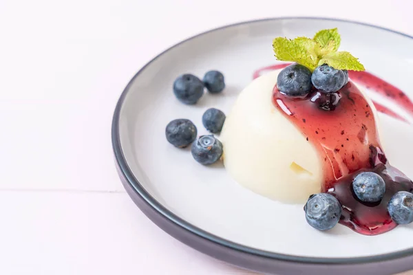 Budino Yogurt Con Mirtilli Freschi Cibo Sano Dessert — Foto Stock