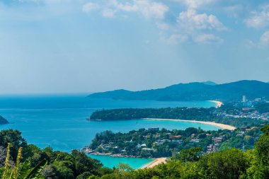 Tropikal plaj manzarası, Karon view Phuket, Tayland - tatil tatil kavramı üzerine gelin