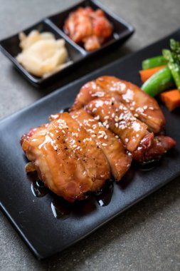 Teriyaki chiciken biftek - Asya gıda tarzı