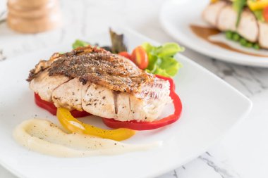 balığı biftek vagetable ile balık