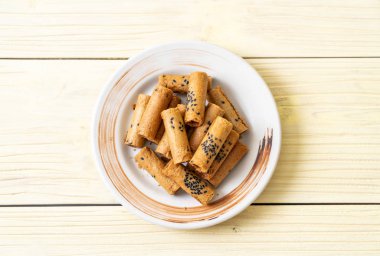 Taylandlı çıtır Hindistan cevizi roll - Tay tatlı snack