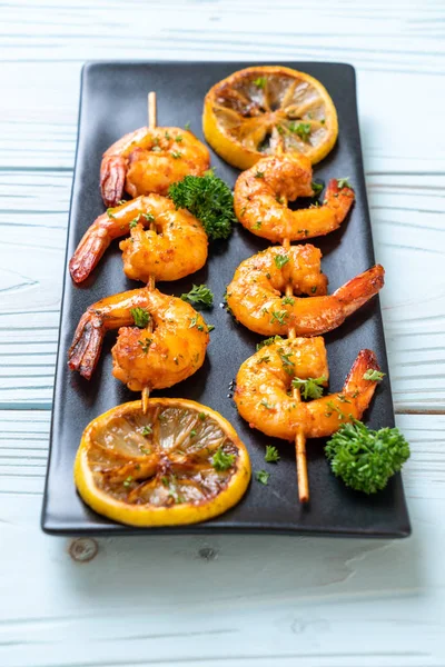 Grilled Tiger Shrimps Skewers Lemon Seafood Style — Stock Photo, Image