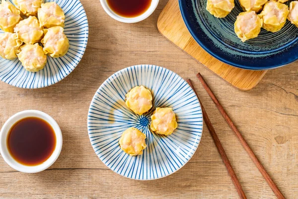 Karides Çince buğulanmış Dumpling sos ile