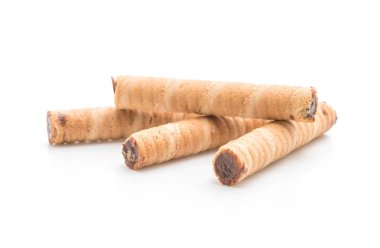 kakao kremalı izole üzerinde beyaz arka plan ile dolu gofret haddelenmiş