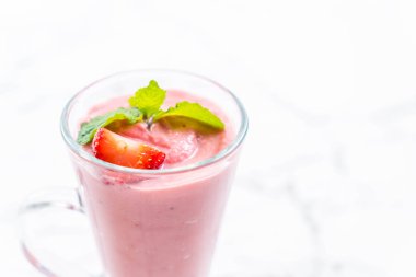 çilek smoothies milkshake cam