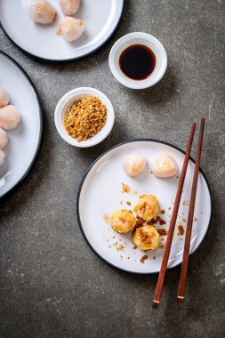 Çin karides pişmiş hamur tatlısı - Asya gıda tarzı