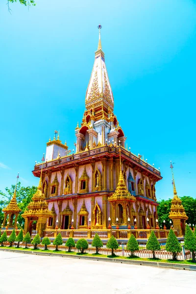 プーケット タイの Chaitararam 寺で美しい建築 — ストック写真