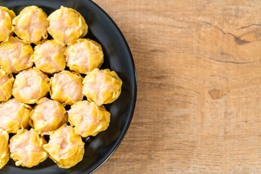 Karides Çince buğulanmış Dumpling sos ile