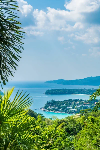 Tropikal plaj manzarası, Karon view Phuket, Tayland - tatil tatil kavramı üzerine gelin