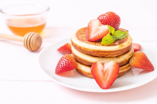 Souffleurpfannkuchen Mit Frischen Erdbeeren — Stockfoto