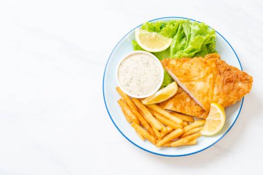 Balık ve cips - sağlıksız gıda