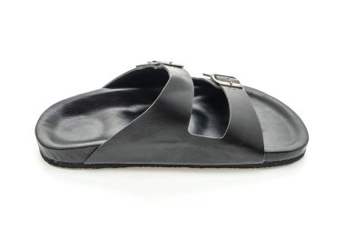 Erkekler beyaz arka plan üzerinde izole sandalet deri