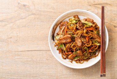 tavada kızartılmış yakisoba noodle pork - Asya gıda tarzı ile