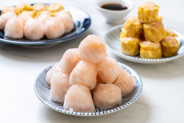 Çin karides pişmiş hamur tatlısı - Asya gıda tarzı